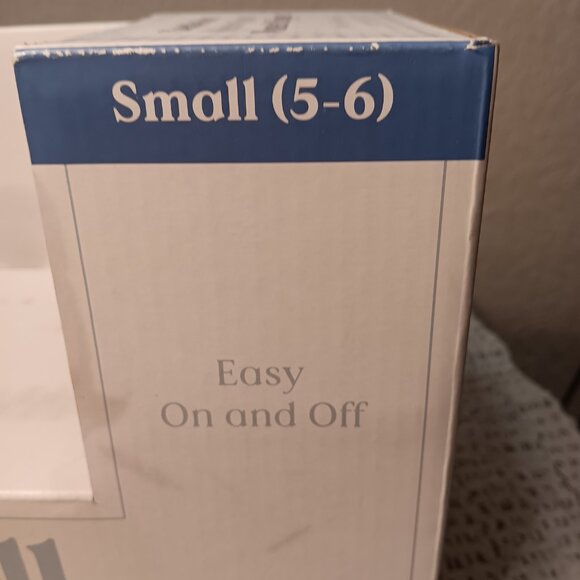 Nestwell BBB women's chenille knit memory foam slippers sz Small / 5 - 6 - NEW - Picture 15 of 16